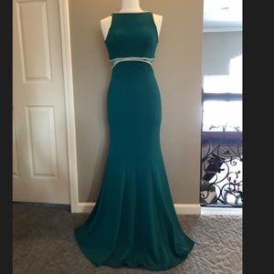 Green evening gown - Windsor - size 2